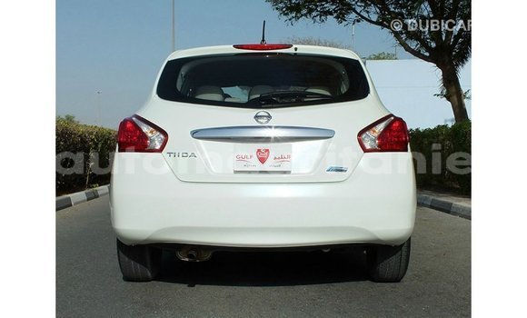 Acheter Import Voiture Nissan Tiida Blanc à Import - Dubai, Adrar Acheter Import Voiture Nissan Tiida Blanc à Import - Dubai, Adrar