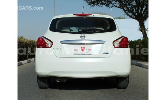 Acheter Import Voiture Nissan Tiida Blanc à Import - Dubai, Adrar Acheter Import Voiture Nissan Tiida Blanc à Import - Dubai, Adrar