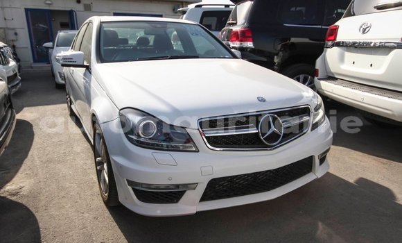 Buy Import Mercedes-Benz 200 White Car in Import - Dubai in Adrar Buy Import Mercedes-Benz 200 White Car in Import - Dubai in Adrar
