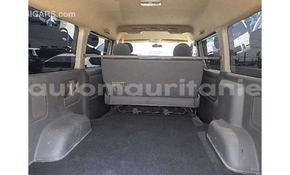 Acheter Import Voiture Toyota Regius Blanc à Import - Dubai, Adrar Acheter Import Voiture Toyota Regius Blanc à Import - Dubai, Adrar