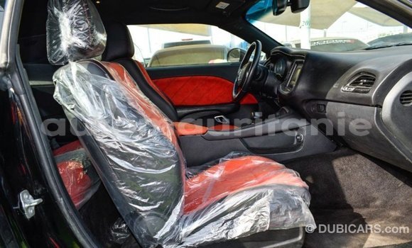 Acheter Import Voiture Dodge Challenger Noir à Import - Dubai, Adrar Acheter Import Voiture Dodge Challenger Noir à Import - Dubai, Adrar