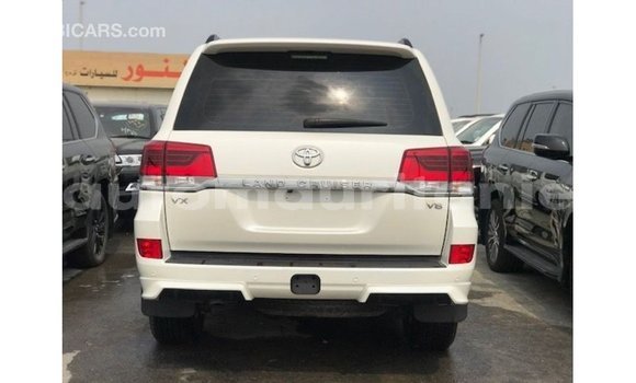 Acheter Import Voiture Toyota Land Cruiser Blanc à Import - Dubai, Adrar Acheter Import Voiture Toyota Land Cruiser Blanc à Import - Dubai, Adrar