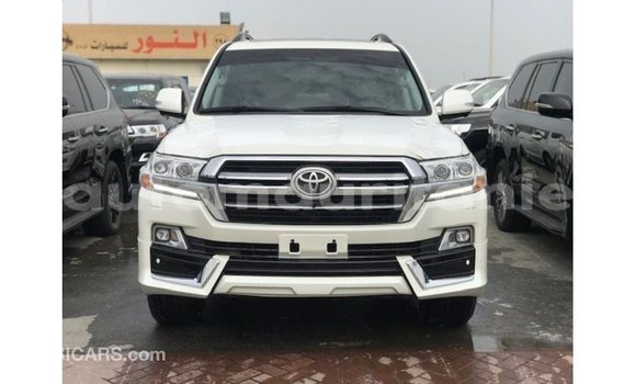 Acheter Import Voiture Toyota Land Cruiser Blanc à Import - Dubai, Adrar Acheter Import Voiture Toyota Land Cruiser Blanc à Import - Dubai, Adrar