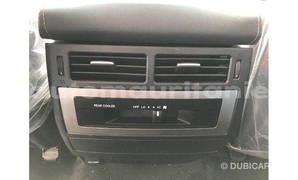 Acheter Import Voiture Toyota Land Cruiser Blanc à Import - Dubai, Adrar Acheter Import Voiture Toyota Land Cruiser Blanc à Import - Dubai, Adrar