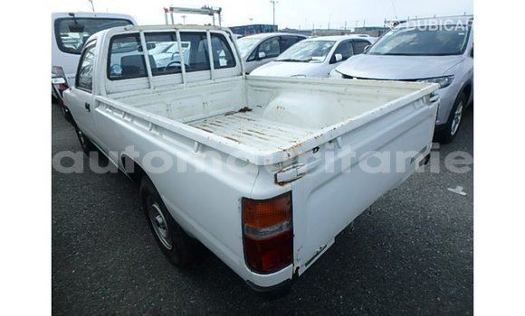 Acheter Import Voiture Toyota Hilux Blanc à Import - Dubai, Adrar Acheter Import Voiture Toyota Hilux Blanc à Import - Dubai, Adrar