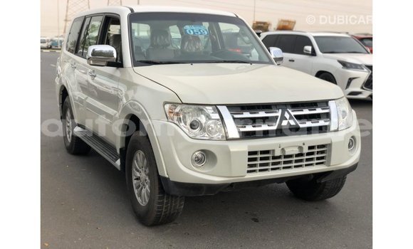 Buy Import Mitsubishi Pajero White Car in Import - Dubai in Adrar Buy Import Mitsubishi Pajero White Car in Import - Dubai in Adrar
