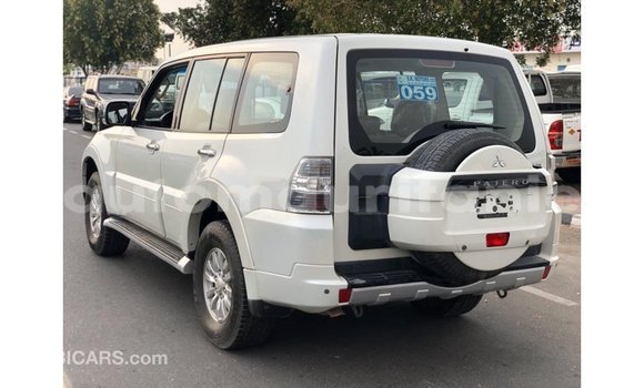 Buy Import Mitsubishi Pajero White Car in Import - Dubai in Adrar Buy Import Mitsubishi Pajero White Car in Import - Dubai in Adrar