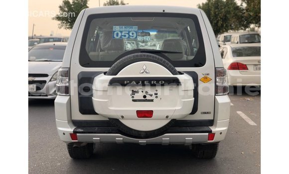 Buy Import Mitsubishi Pajero White Car in Import - Dubai in Adrar Buy Import Mitsubishi Pajero White Car in Import - Dubai in Adrar