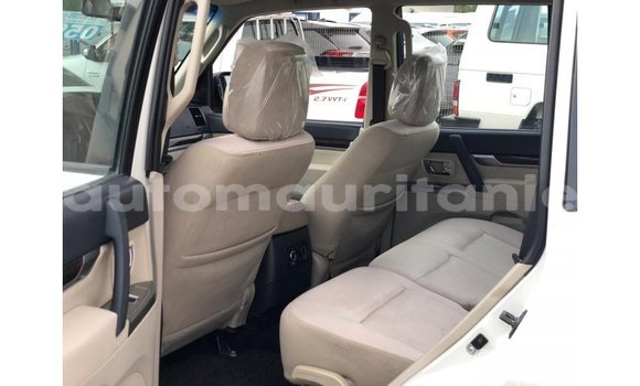 Buy Import Mitsubishi Pajero White Car in Import - Dubai in Adrar Buy Import Mitsubishi Pajero White Car in Import - Dubai in Adrar
