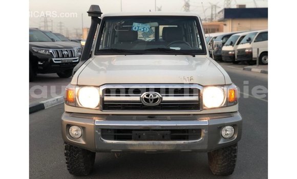 Buy Import Toyota Land Cruiser White Car in Import - Dubai in Adrar Buy Import Toyota Land Cruiser White Car in Import - Dubai in Adrar