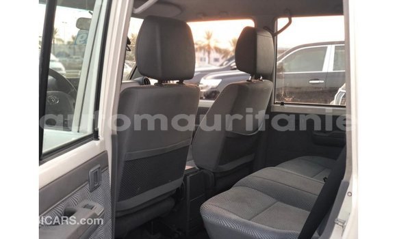 Buy Import Toyota Land Cruiser White Car in Import - Dubai in Adrar Buy Import Toyota Land Cruiser White Car in Import - Dubai in Adrar