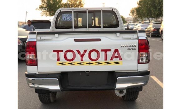 Buy Import Toyota Hilux White Car in Import - Dubai in Adrar Buy Import Toyota Hilux White Car in Import - Dubai in Adrar