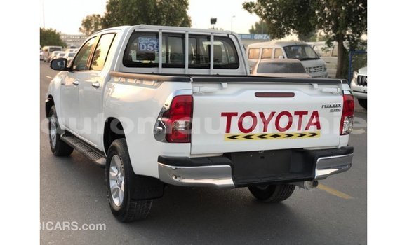 Buy Import Toyota Hilux White Car in Import - Dubai in Adrar Buy Import Toyota Hilux White Car in Import - Dubai in Adrar