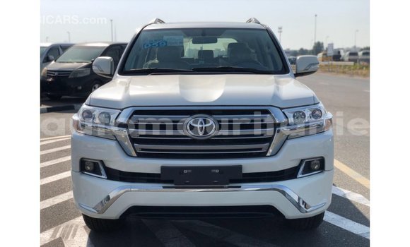Buy Import Toyota Land Cruiser White Car in Import - Dubai in Adrar Buy Import Toyota Land Cruiser White Car in Import - Dubai in Adrar
