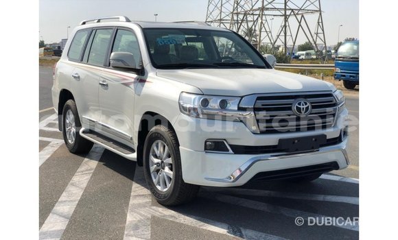 Buy Import Toyota Land Cruiser White Car in Import - Dubai in Adrar Buy Import Toyota Land Cruiser White Car in Import - Dubai in Adrar