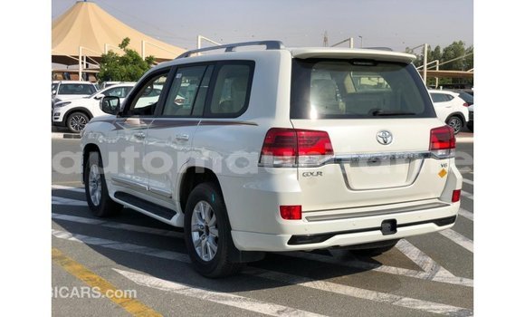 Buy Import Toyota Land Cruiser White Car in Import - Dubai in Adrar Buy Import Toyota Land Cruiser White Car in Import - Dubai in Adrar