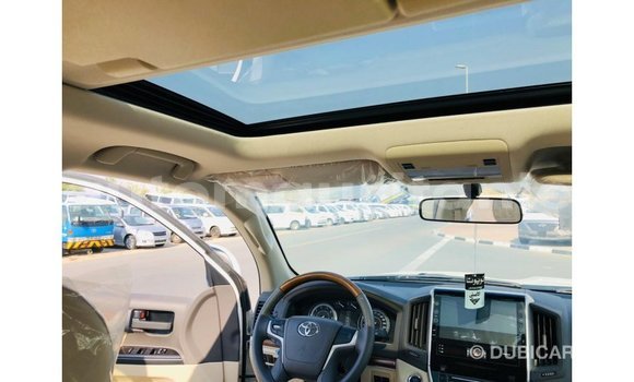 Buy Import Toyota Land Cruiser White Car in Import - Dubai in Adrar Buy Import Toyota Land Cruiser White Car in Import - Dubai in Adrar
