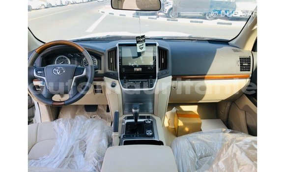 Buy Import Toyota Land Cruiser White Car in Import - Dubai in Adrar Buy Import Toyota Land Cruiser White Car in Import - Dubai in Adrar