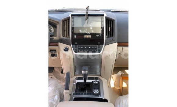 Buy Import Toyota Land Cruiser White Car in Import - Dubai in Adrar Buy Import Toyota Land Cruiser White Car in Import - Dubai in Adrar