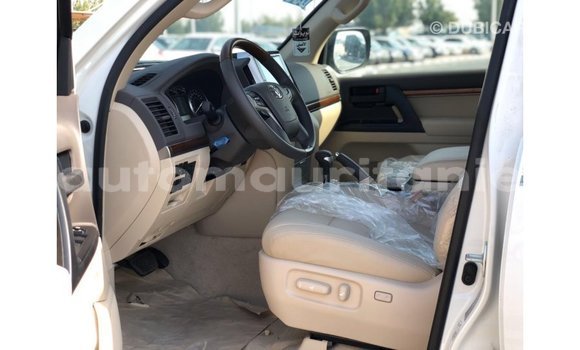Buy Import Toyota Land Cruiser White Car in Import - Dubai in Adrar Buy Import Toyota Land Cruiser White Car in Import - Dubai in Adrar