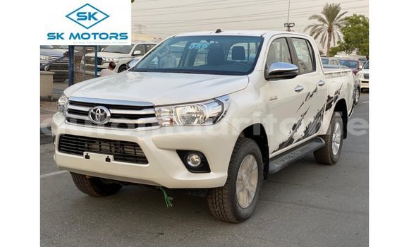 Buy Import Toyota Hilux White Car in Import - Dubai in Adrar Buy Import Toyota Hilux White Car in Import - Dubai in Adrar