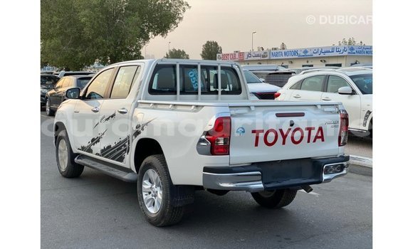 Buy Import Toyota Hilux White Car in Import - Dubai in Adrar Buy Import Toyota Hilux White Car in Import - Dubai in Adrar