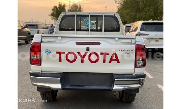 Buy Import Toyota Hilux White Car in Import - Dubai in Adrar Buy Import Toyota Hilux White Car in Import - Dubai in Adrar