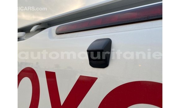 Buy Import Toyota Hilux White Car in Import - Dubai in Adrar Buy Import Toyota Hilux White Car in Import - Dubai in Adrar