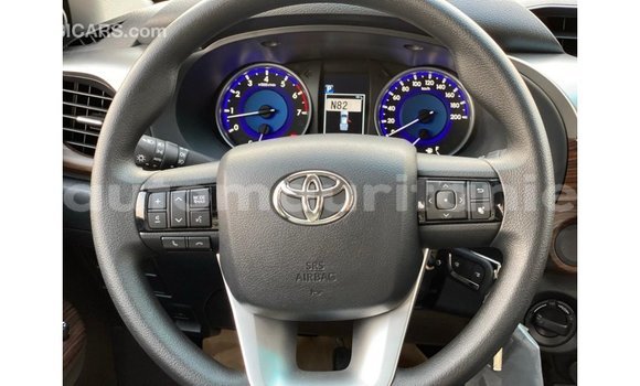 Buy Import Toyota Hilux White Car in Import - Dubai in Adrar Buy Import Toyota Hilux White Car in Import - Dubai in Adrar
