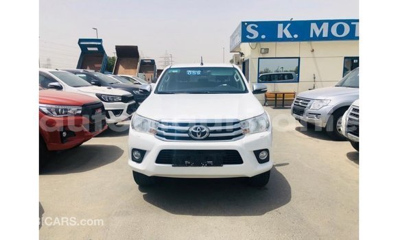 Buy Import Toyota Hilux White Car in Import - Dubai in Adrar Buy Import Toyota Hilux White Car in Import - Dubai in Adrar