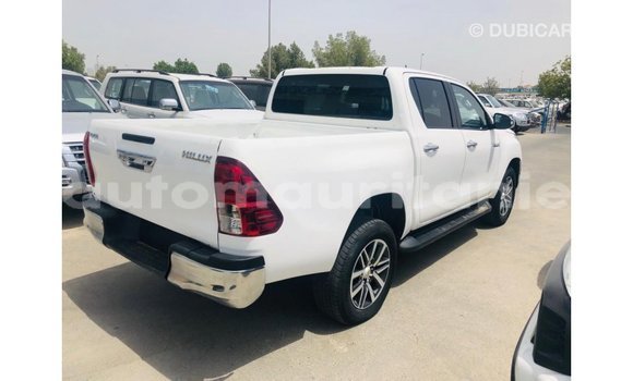 Buy Import Toyota Hilux White Car in Import - Dubai in Adrar Buy Import Toyota Hilux White Car in Import - Dubai in Adrar