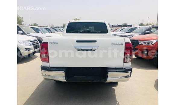 Buy Import Toyota Hilux White Car in Import - Dubai in Adrar Buy Import Toyota Hilux White Car in Import - Dubai in Adrar