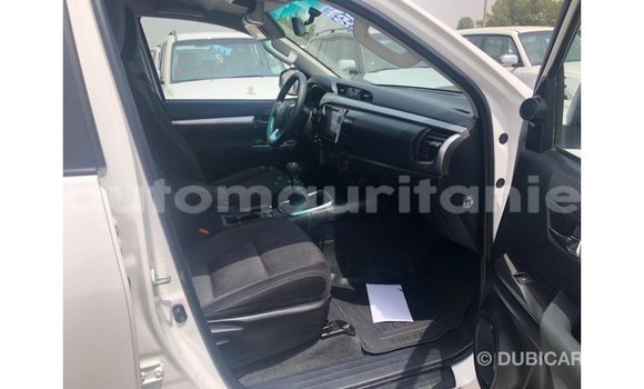 Buy Import Toyota Hilux White Car in Import - Dubai in Adrar Buy Import Toyota Hilux White Car in Import - Dubai in Adrar