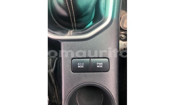 Buy Import Toyota Hilux White Car in Import - Dubai in Adrar Buy Import Toyota Hilux White Car in Import - Dubai in Adrar