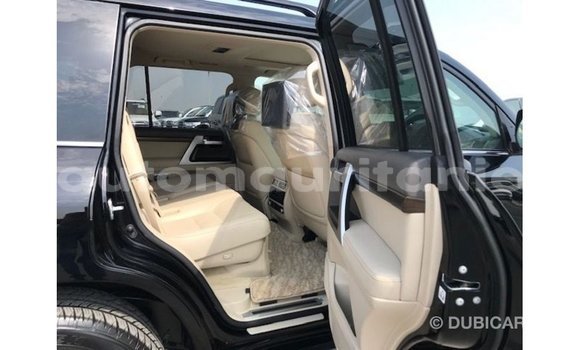 Acheter Import Voiture Toyota Land Cruiser Noir à Import - Dubai, Adrar Acheter Import Voiture Toyota Land Cruiser Noir à Import - Dubai, Adrar