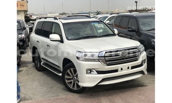 Acheter Import Voiture Toyota Land Cruiser Blanc à Import - Dubai, Adrar Acheter Import Voiture Toyota Land Cruiser Blanc à Import - Dubai, Adrar