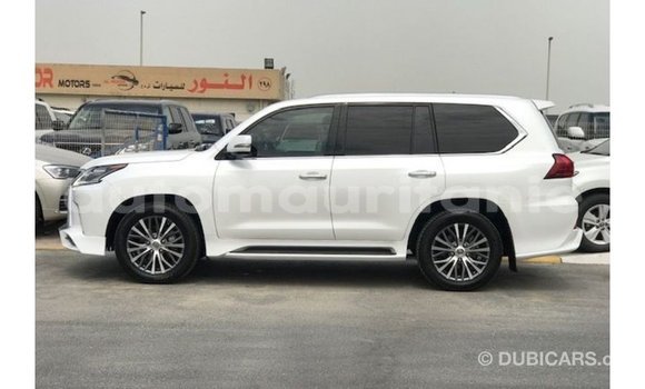 Acheter Import Voiture Lexus LX Blanc à Import - Dubai, Adrar Acheter Import Voiture Lexus LX Blanc à Import - Dubai, Adrar