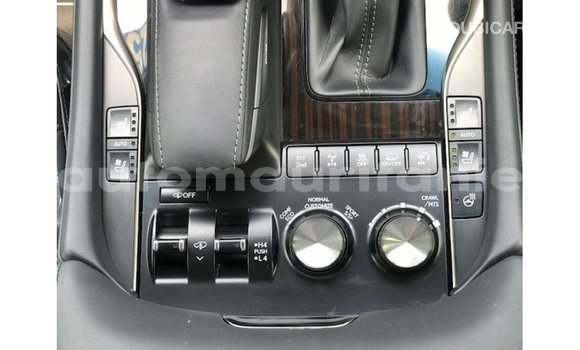 Acheter Import Voiture Lexus LX Blanc à Import - Dubai, Adrar Acheter Import Voiture Lexus LX Blanc à Import - Dubai, Adrar