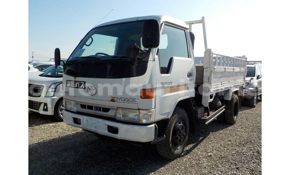 Acheter Import Utilitaire Toyota Dyna Blanc à Import - Dubai, Adrar Acheter Import Utilitaire Toyota Dyna Blanc à Import - Dubai, Adrar