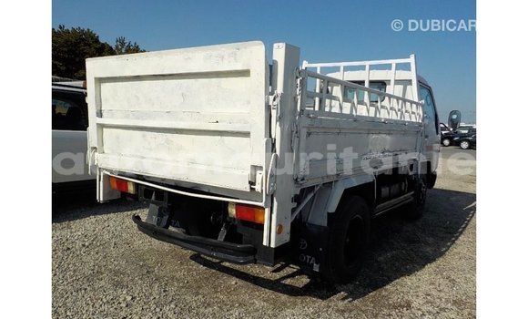 Acheter Import Utilitaire Toyota Dyna Blanc à Import - Dubai, Adrar Acheter Import Utilitaire Toyota Dyna Blanc à Import - Dubai, Adrar