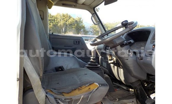 Acheter Import Utilitaire Toyota Dyna Blanc à Import - Dubai, Adrar Acheter Import Utilitaire Toyota Dyna Blanc à Import - Dubai, Adrar