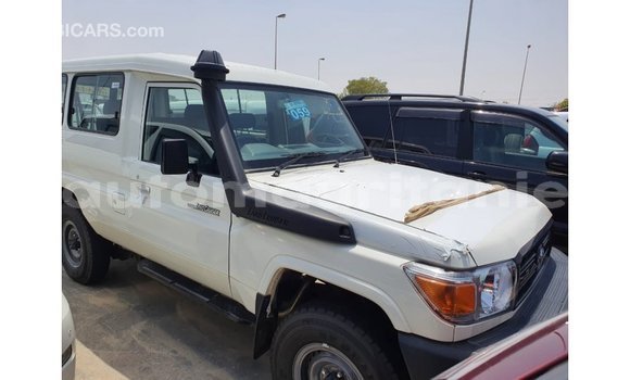 Acheter Import Voiture Toyota Land Cruiser Blanc à Import - Dubai, Adrar Acheter Import Voiture Toyota Land Cruiser Blanc à Import - Dubai, Adrar