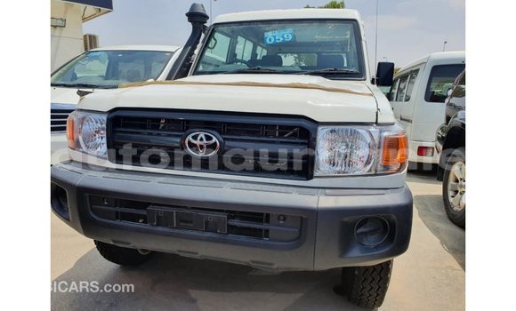 Acheter Import Voiture Toyota Land Cruiser Blanc à Import - Dubai, Adrar Acheter Import Voiture Toyota Land Cruiser Blanc à Import - Dubai, Adrar