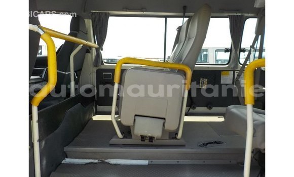 Acheter Import Voiture Toyota Hiace Blanc à Import - Dubai, Adrar Acheter Import Voiture Toyota Hiace Blanc à Import - Dubai, Adrar