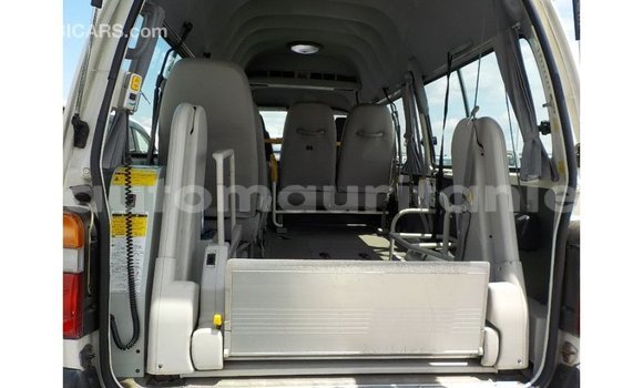Acheter Import Voiture Toyota Hiace Blanc à Import - Dubai, Adrar Acheter Import Voiture Toyota Hiace Blanc à Import - Dubai, Adrar