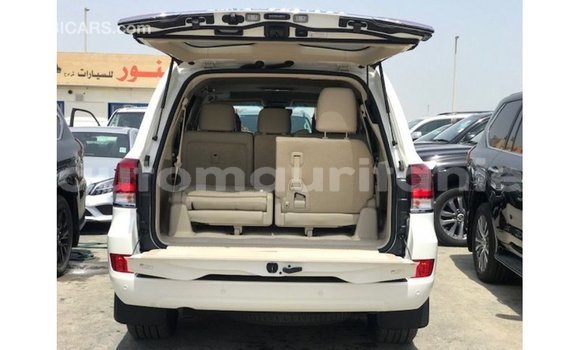 Acheter Import Voiture Toyota Land Cruiser Blanc à Import - Dubai, Adrar Acheter Import Voiture Toyota Land Cruiser Blanc à Import - Dubai, Adrar