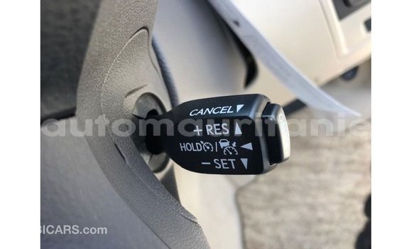 Acheter Import Voiture Toyota Land Cruiser Blanc à Import - Dubai, Adrar Acheter Import Voiture Toyota Land Cruiser Blanc à Import - Dubai, Adrar