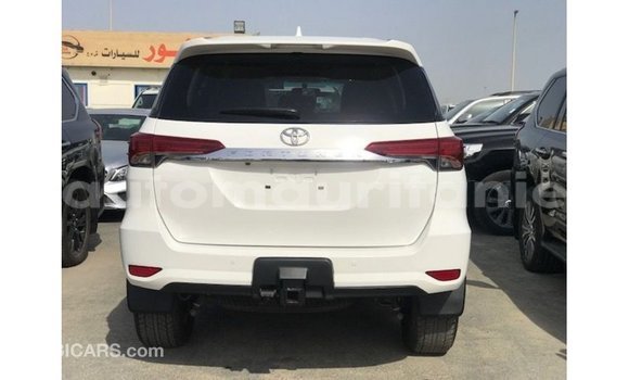Acheter Import Voiture Toyota Fortuner Blanc à Import - Dubai, Adrar Acheter Import Voiture Toyota Fortuner Blanc à Import - Dubai, Adrar
