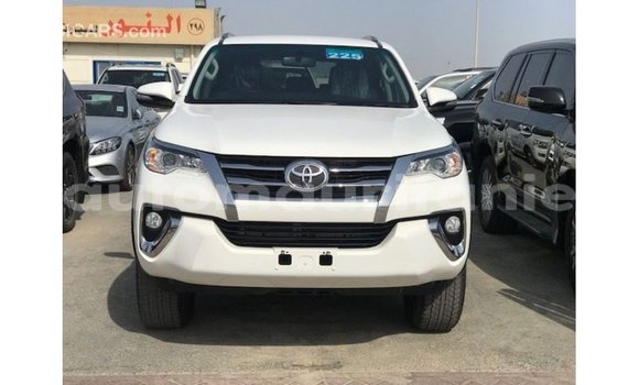 Acheter Import Voiture Toyota Fortuner Blanc à Import - Dubai, Adrar Acheter Import Voiture Toyota Fortuner Blanc à Import - Dubai, Adrar