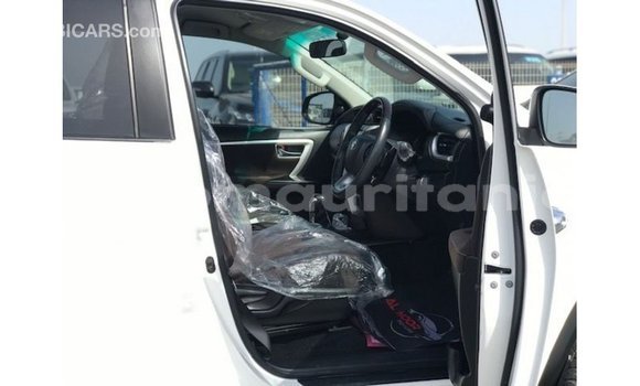 Acheter Import Voiture Toyota Fortuner Blanc à Import - Dubai, Adrar Acheter Import Voiture Toyota Fortuner Blanc à Import - Dubai, Adrar